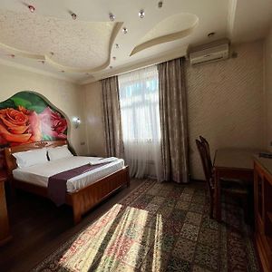 One-Bedroom King Suite